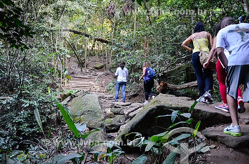  Turistas na trilha do Morro da Urca  - Rio de Janeiro - Rio de Janeiro (RJ) - Brasil