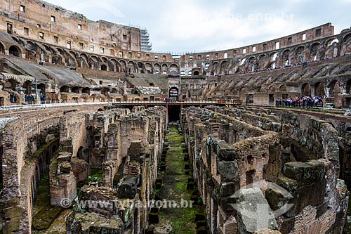  Interior do Coliseu - também conhecido como Anfiteatro Flaviano  - Roma - Província de Roma - Itália