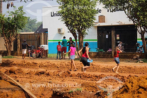  Instalação de saneamento e pavimentação de rua  - Cujubim - Rondônia (RO) - Brasil