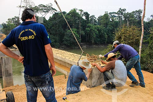  Canteiro de obras da construção da ponte sobre o Rio Machadinho  - Machadinho dOeste - Rondônia (RO) - Brasil
