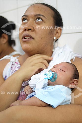  Gustavo Henrique - de 2 meses - esperando por atendimento com a mãe Jakeline Maria da Silva no Hospital Universitário Oswaldo Cruz (HUOC)  - Recife - Pernambuco (PE) - Brasil