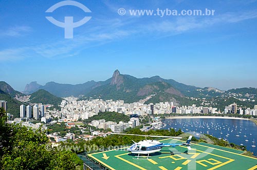  Heliponto no Morro da Urca com o Cristo Redentor ao fundo  - Rio de Janeiro - Rio de Janeiro (RJ) - Brasil
