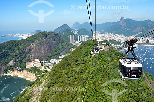  Bondinho fazendo a travessia entre o Morro da Urca e o Pão de Açúcar  - Rio de Janeiro - Rio de Janeiro (RJ) - Brasil