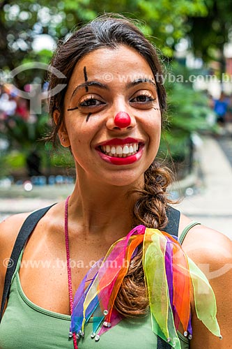  Foliã no desfile do bloco de carnaval de rua Laranjada Samba Clube  - Rio de Janeiro - Rio de Janeiro (RJ) - Brasil