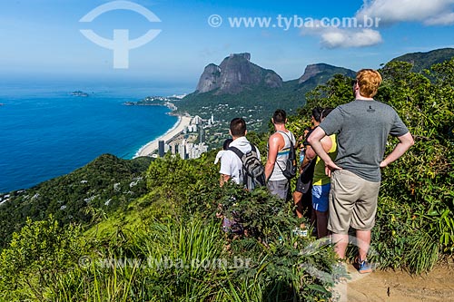  Trilha para o Morro Dois Irmãos com a Pedra da Gávea ao fundo  - Rio de Janeiro - Rio de Janeiro (RJ) - Brasil