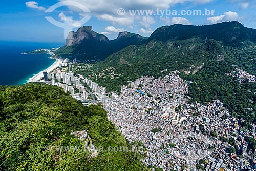  Trilha para o Morro Dois Irmãos com a Pedra da Gávea ao fundo  - Rio de Janeiro - Rio de Janeiro (RJ) - Brasil