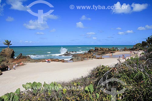  Banhistas na orla da Praia de Tambaba  - Conde - Paraíba (PB) - Brasil