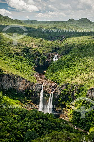  Vista da Cachoeira dos Saltos no Parque Nacional da Chapada dos Veadeiros a partir do Mirante da Janela  - Alto Paraíso de Goiás - Goiás (GO) - Brasil