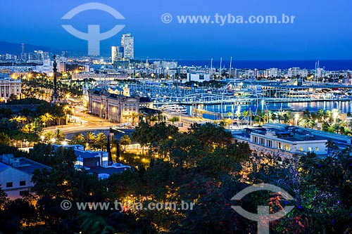  Vista geral da Plaça del Portal de la durante o anoitecer  - Barcelona - Província de Barcelona - Espanha