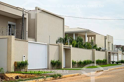  Fachada de casas de alto padrão na quadra 303 sul  - Palmas - Tocantins (TO) - Brasil