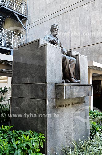  Estátua em homenagem ao escritor Machado de Assis na Academia Brasileira de Letras (ABL)  - Rio de Janeiro - Rio de Janeiro (RJ) - Brasil