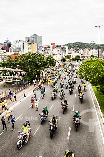  Carreata de moto durante a manifestação pelo impeachment da Presidente Dilma Rousseff em 13 de março  - Florianópolis - Santa Catarina (SC) - Brasil