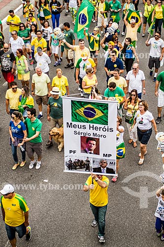  Cartaz em homenagem o Juiz Sergio Moro, Polícia Federal e ao Procurador Rodrigo Janot durante manifestação pelo impeachment da Presidente Dilma Rousseff em 13 de março  - Florianópolis - Santa Catarina (SC) - Brasil