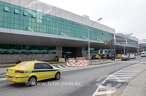  Táxi na área de desembarque do Aeroporto Santos Dumont (1936)  - Rio de Janeiro - Rio de Janeiro (RJ) - Brasil