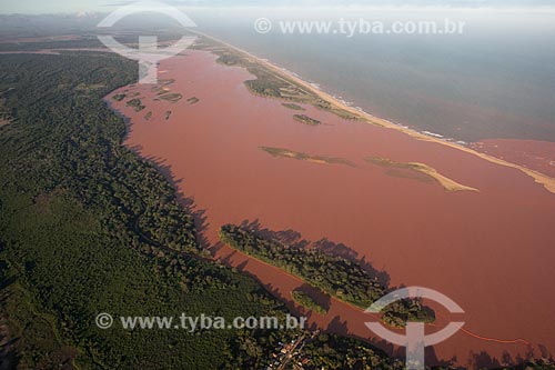  Foz do Rio Doce após o rompimento de barragem de rejeitos de mineração da empresa Samarco em Mariana (MG)  - Linhares - Espírito Santo (ES) - Brasil