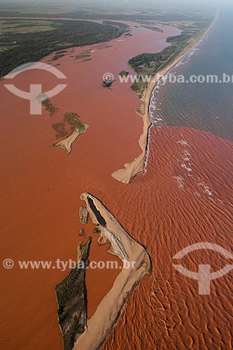  Foz do Rio Doce após o rompimento de barragem de rejeitos de mineração da empresa Samarco em Mariana (MG)  - Linhares - Espírito Santo (ES) - Brasil