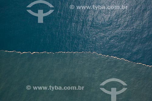  Foto aérea da lama chegando ao mar pelo Rio Doce após rompimento da barragem de rejeitos de mineração da empresa Samarco em Mariana (MG)  - Linhares - Espírito Santo (ES) - Brasil