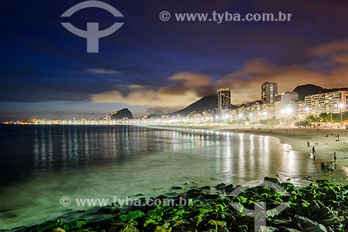  Vista do anoitecer na orla da Praia do Leme  - Rio de Janeiro - Rio de Janeiro (RJ) - Brasil