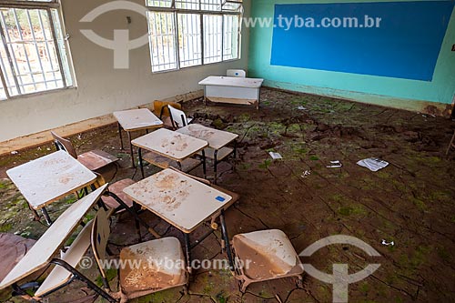  Interior de escola soterrada pela lama no distrito de Paracatu de Baixo após o rompimento de barragem de rejeitos de mineração da empresa Samarco em Mariana (MG)  - Mariana - Minas Gerais (MG) - Brasil