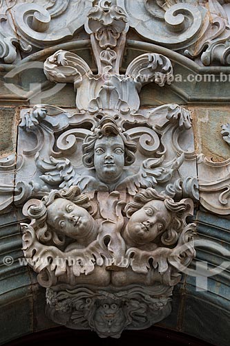  Anjo barroco de Aleijadinho na fachada da Igreja de São Francisco de Assis (1774)  - São João del Rei - Minas Gerais (MG) - Brasil