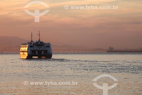  Barca que faz a travessia Rio-Niterói na Baía de Guanabara  - Rio de Janeiro - Rio de Janeiro (RJ) - Brasil