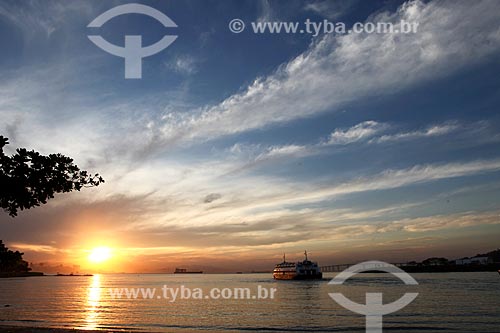  Barca que faz a travessia Rio-Niterói na Baía de Guanabara  - Niterói - Rio de Janeiro (RJ) - Brasil