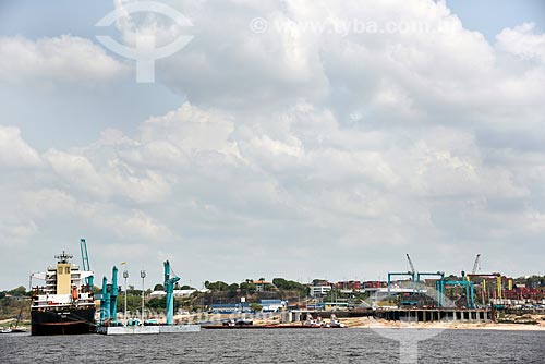  Navio cargueiro atracado no Super Terminais  - Manaus - Amazonas (AM) - Brasil