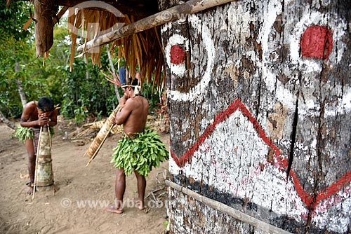  Tocador de jurupari na tribo Tatuyo às margens do Rio Negro  - Manaus - Amazonas (AM) - Brasil