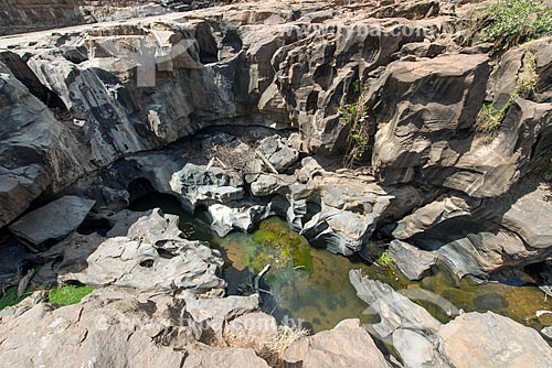  Geossítio Cachoeira de Missão Velha - Rio Salgado na seca -  Parque Natural Municipal da Cachoeira de Missão Velha - no Geoparque Araripe  - Missão Velha - Ceará (CE) - Brasil