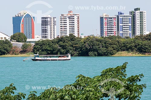  Petrolina vista da cidade de Juazeiro com o Rio São Francisco em primeiro plano  - Petrolina - Pernambuco (PE) - Brasil