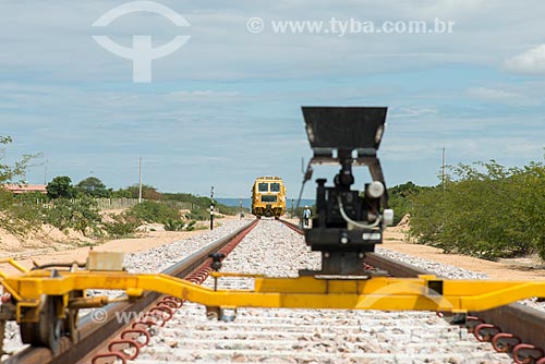  Ferrovia Transnordestina - equipamento a laser que verifica o alinhamento dos trilhos  - Trindade - Pernambuco (PE) - Brasil