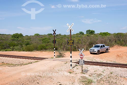  Passagem de nível da Ferrovia Transnordestina  - Salgueiro - Pernambuco (PE) - Brasil