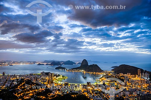  Vista do amanhecer na Enseada de Botafogo a partir do Mirante Dona Marta com o Pão de Açúcar ao fundo  - Rio de Janeiro - Rio de Janeiro (RJ) - Brasil