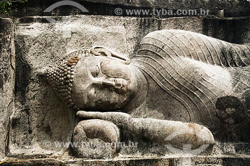  Escultura no Templo budista de Raja Maha Vihara  - Distrito de Anuradhapura - Província Centro-Norte - Sri Lanka