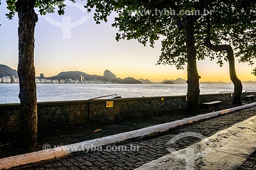  Amanhecer no antigo Forte de Copacabana (1914-1987), atual Museu Histórico do Exército - com o Pão de Açúcar ao fundo  - Rio de Janeiro - Rio de Janeiro (RJ) - Brasil