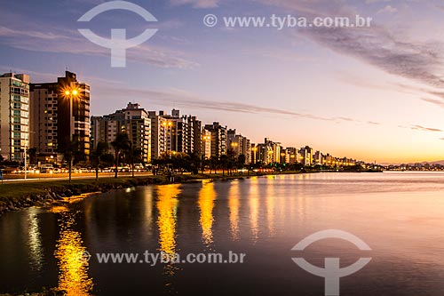  Vista da Avenida Beira Mar Norte durante o pôr do sol  - Florianópolis - Santa Catarina (SC) - Brasil