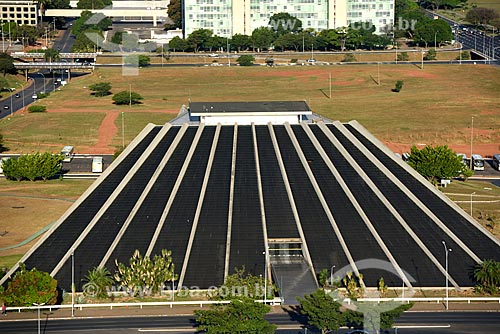  Teatro Nacional Claudio Santoro ou Teatro Nacional - projeto de Oscar Niemeyer em forma de pirâmide sem ápice  - Brasília - Distrito Federal (DF) - Brasil