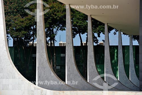  Supremo Tribunal Federal - sede do Poder Judiciário ao fundo  - Brasília - Distrito Federal (DF) - Brasil