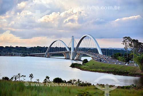 Ponte Juscelino Kubitschek (2002) sobre o Lago Paranoá  - Brasília - Distrito Federal (DF) - Brasil