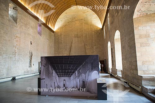  Interior do Le Grand Tinel (O Grande Tinel) - refeiório e sala de banquete no Palais des Papes (Palácio dos Papas) - 1345  - Avignon - Departamento de Vaucluse - França