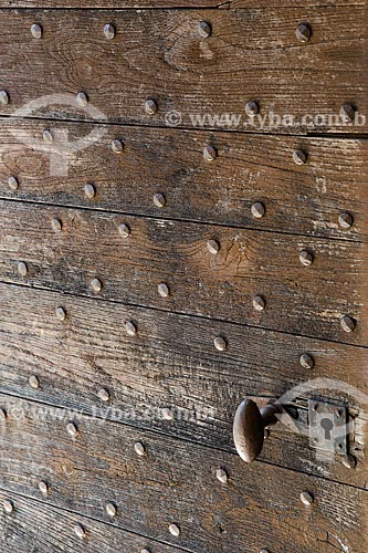  Detalhe de porta de madeira da Abadia de Saint-Hilaire (século VIII)  - Gordes - Departamento de Vaucluse - França