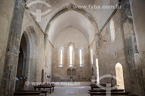  Interior da Abadia de Saint-Hilaire (século VIII)  - Gordes - Departamento de Vaucluse - França