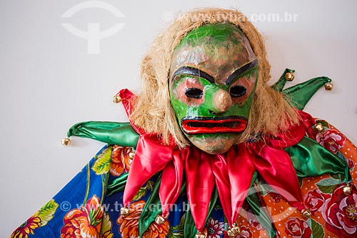  Detalhe de fantasia de Fofão - personagem do carnaval maranhense - em exibição na Casa do Maranhão  - São Luís - Maranhão (MA) - Brasil