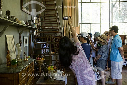  Turistas no interior do atelier de Paul Cézanne  - Aix-en-Provence - Departamento de Alpes da Alta Provença - França