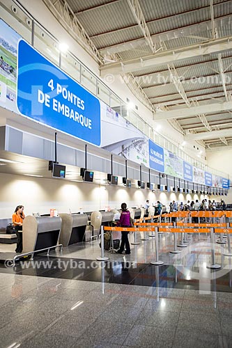  Fila para o check-in no Aeroporto Santa Genoveva  - Goiânia - Goiás (GO) - Brasil