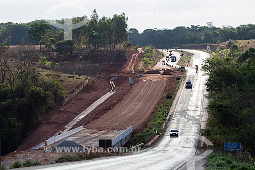  Canteiro de obras na duplicação da Rodovia Jayme Câmara (GO-070) entre as cidade de Araçu e Itaberaí  - Araçu - Goiás (GO) - Brasil