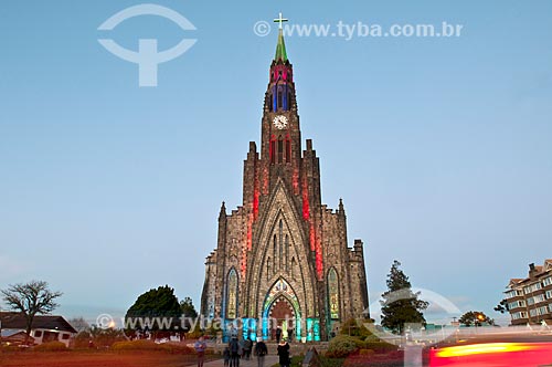  Fachada da Paróquia de Nossa Senhora de Lourdes - também conhecida como Catedral de Pedra - iluminada durante o entardecer
  - Canela - Rio Grande do Sul (RS) - Brasil