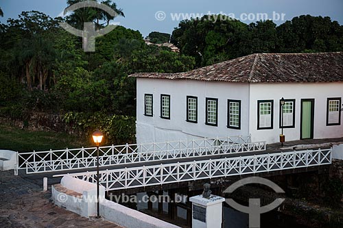  Vista da Avenida Sebastião Fleury Curado com Museu Casa de Cora Coralina - casa em que a escritora Cora Coralina viveu  - Goiás - Goiás (GO) - Brasil