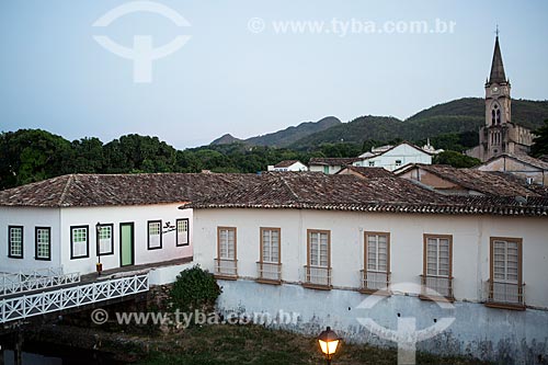  Vista da Avenida Sebastião Fleury Curado com Museu Casa de Cora Coralina - à esquerda - e a Igreja de Nossa Senhora do Rosário dos Pretos (1930) ao fundo  - Goiás - Goiás (GO) - Brasil