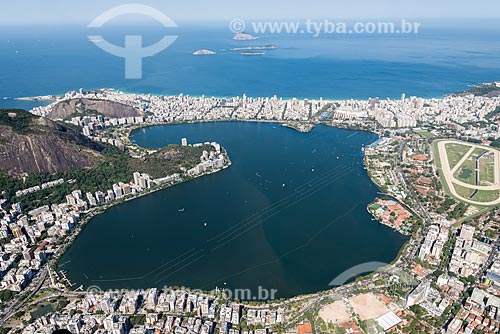  Foto aérea da Lagoa Rodrigo de Freitas com a Praia de Ipanema ao fundo  - Rio de Janeiro - Rio de Janeiro (RJ) - Brasil